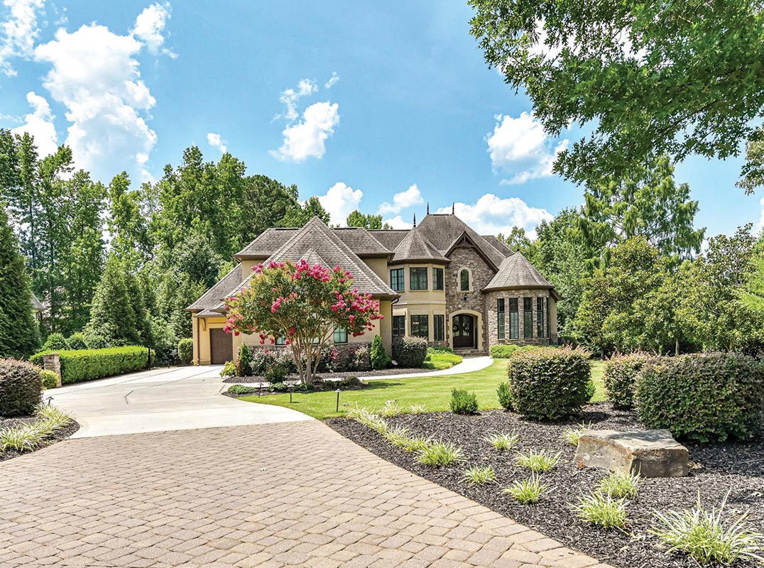 Magnificent Executive Residence in Skyecroft